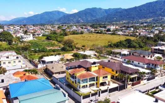 Amplia casa de venta en Jarabacoa Rep Dom