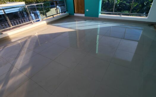 Amplia casa en venta en residencial cerrado av 27 de febrero santiago