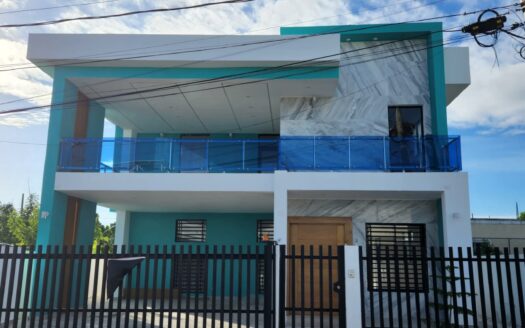 Amplia casa en venta en residencial cerrado av 27 de febrero santiago