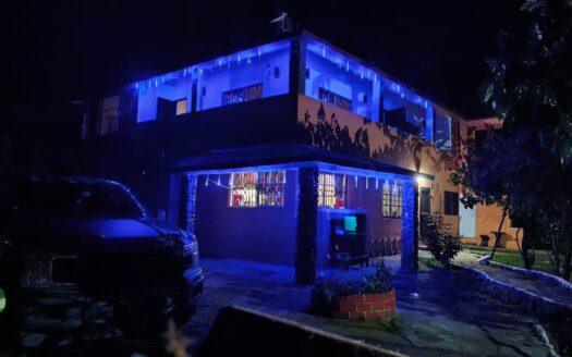 Venta de villa con amplio terreno en Bonao