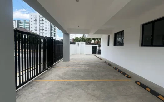 Venta de apartamento nuevo y amplio en Jardines del Sur, Santiago