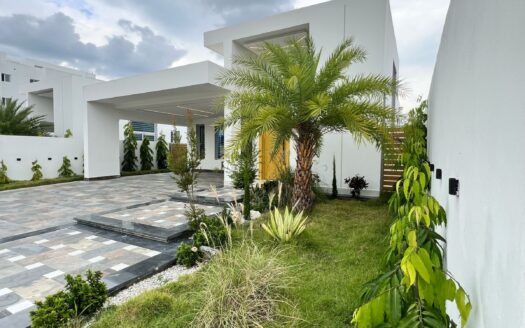 Casa moderna a la venta en la ciudad de Santiago