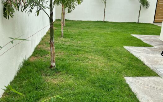 Venta de casa de lujo con patio en Santiago