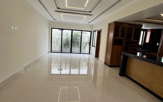 Venta de casa de lujo con patio en Santiago