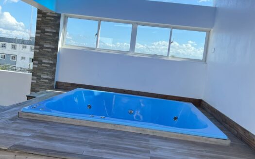 Venta de casa amplia en Los Prados, Santiago, RD
