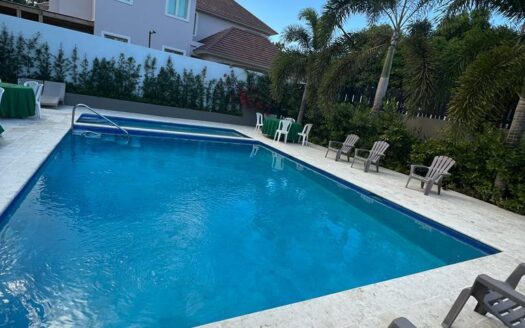 Venta de apartamento con ascensor en Las Palomas, Santiago, RD
