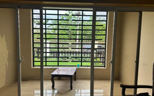Venta de casa amplia y con patio peox av Hispanoamericana, Santiago, RD