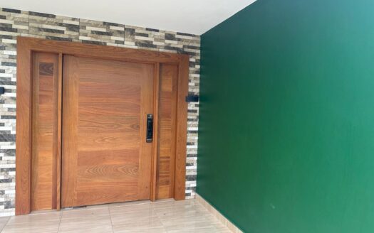 Venta de casa amplia y con patio peox av Hispanoamericana, Santiago, RD