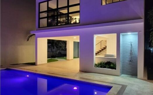 Venta de apartamento en Los Rieles, Gurabo