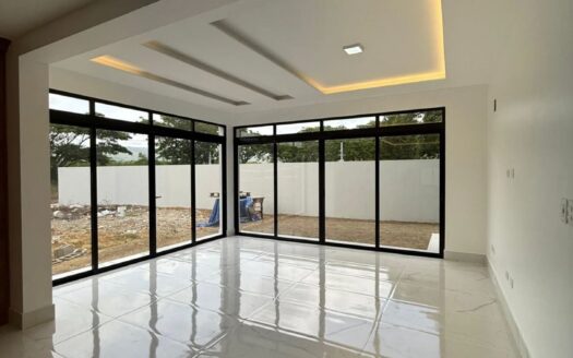 Moderna casa en venta en residencial exclusivo – Santiago RD