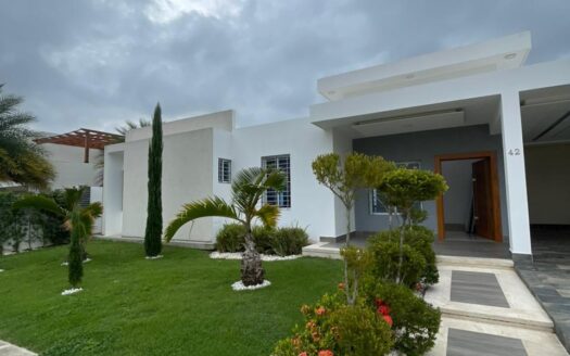venta de casa en Santiago – Con patio y terraza -Gurabo