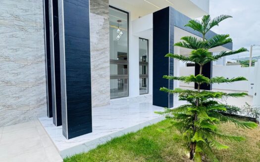 Venta de casa nueva en proyecto cerrado – Llanos de Gurabo