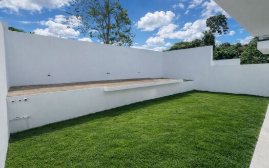 Moderna casa con patio en venta Santiago, RD