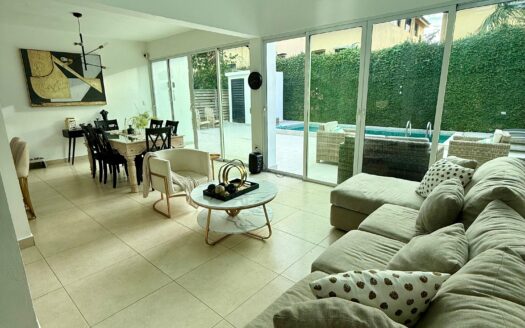 Renta de casa amueblada en Los Llanos de Gurabo, Santiago