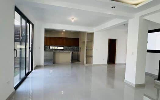 Venta de casa moderna con Roof View, Los Cerros De Gurabo