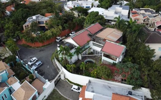 CASA DE VENTA EN LOS RIOS SANTO DOMINGO