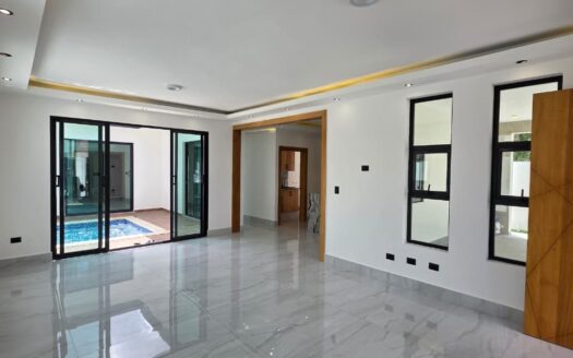 Casa nueva con patio y piscina, Pontezuela, Santiago, RD