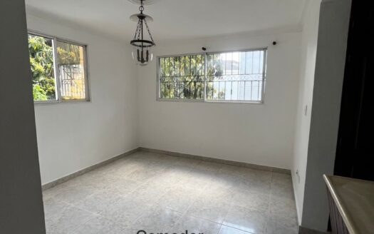 Apartamento amplio en venta en Los Rieles, Gurabo