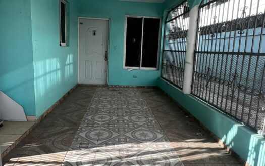 Venta de casa económica en Santiago de los Caballeros