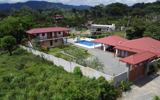 VILLA DE VENTA EN BONAO