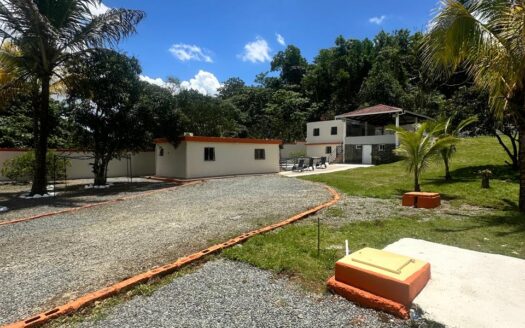 VILLA DE VENTA EN BONAO