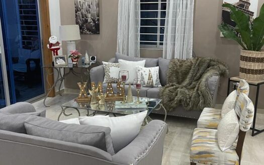 Casa en venta con picuzzi en San Felipe Puerto Plata, RD