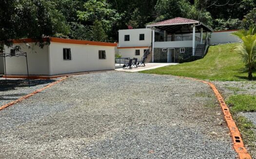 VILLA DE VENTA EN BONAO