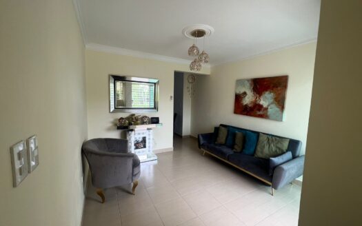 Venta de apartamento amplio en Los Rieles-Gurabo