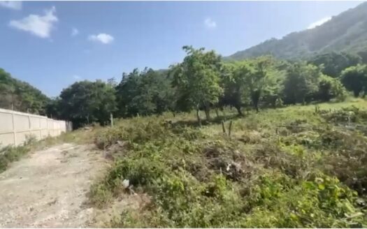 Amplio solar en venta cerca del río en Bonao, RD