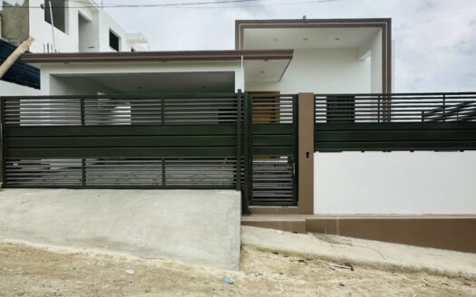 Amplia casa en venta Urb. Don Jaime-Santiago