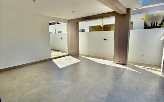 Venta de casa- dos niveles- Valle Verde, Santiago