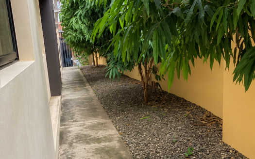 Primer nivel en venta, con patio-Yapurt Dumit